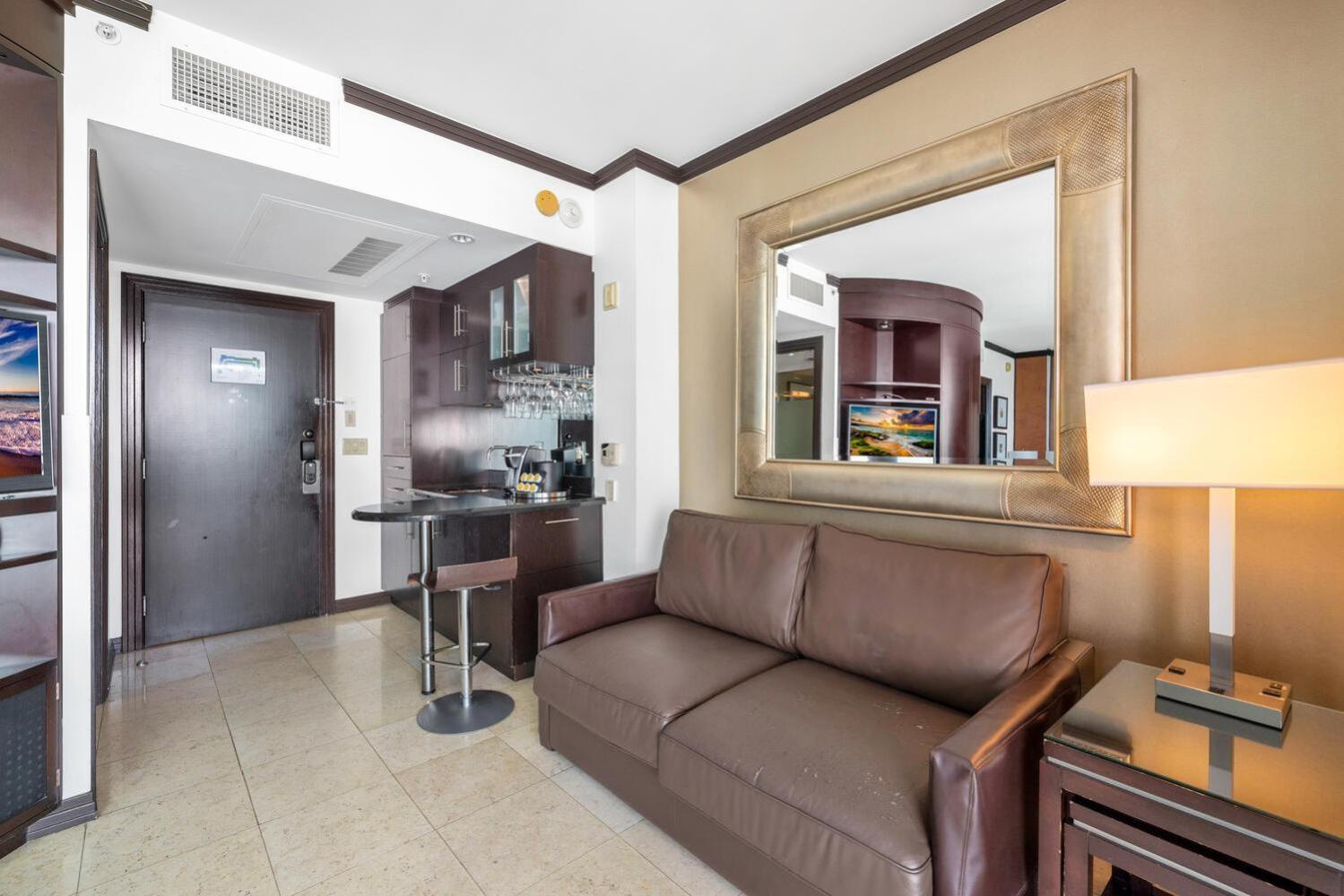 Large On Ocean Drive With Direct Access To The Appartement